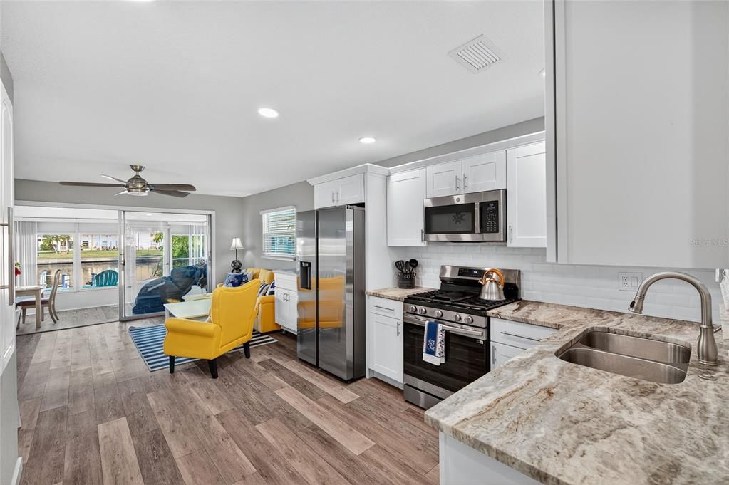 待售: $335,000 (2 贝兹, 1 浴室, 786 平方英尺)