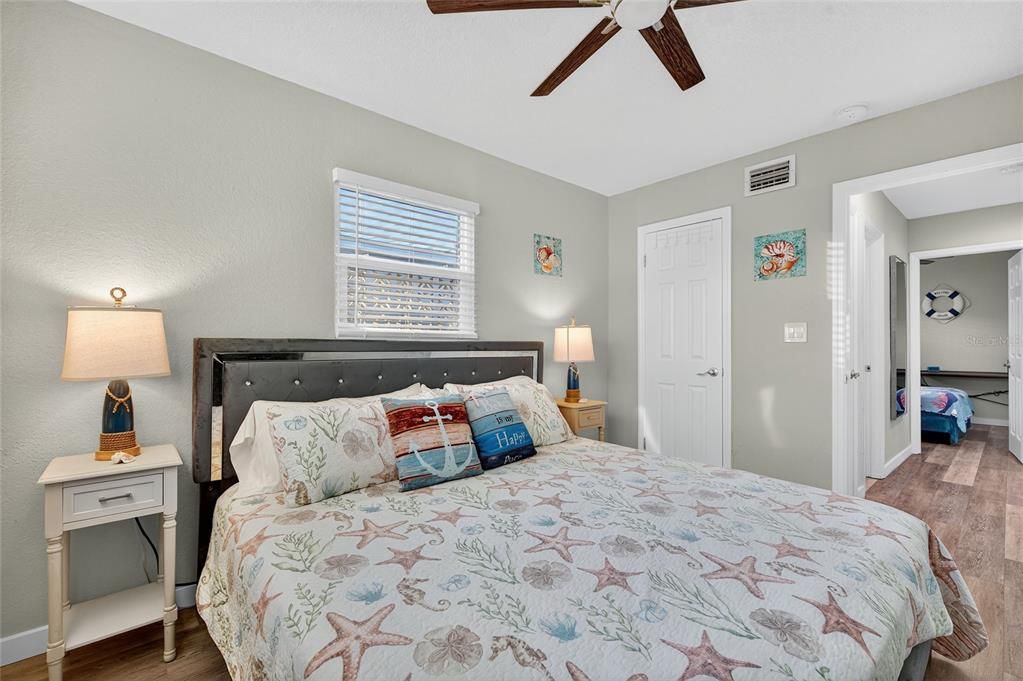 待售: $335,000 (2 贝兹, 1 浴室, 786 平方英尺)