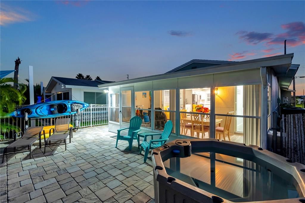 待售: $335,000 (2 贝兹, 1 浴室, 786 平方英尺)