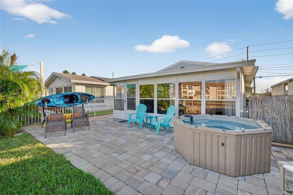 待售: $335,000 (2 贝兹, 1 浴室, 786 平方英尺)