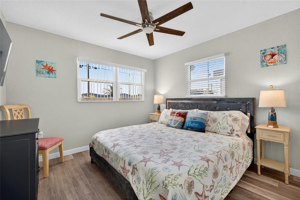 待售: $335,000 (2 贝兹, 1 浴室, 786 平方英尺)