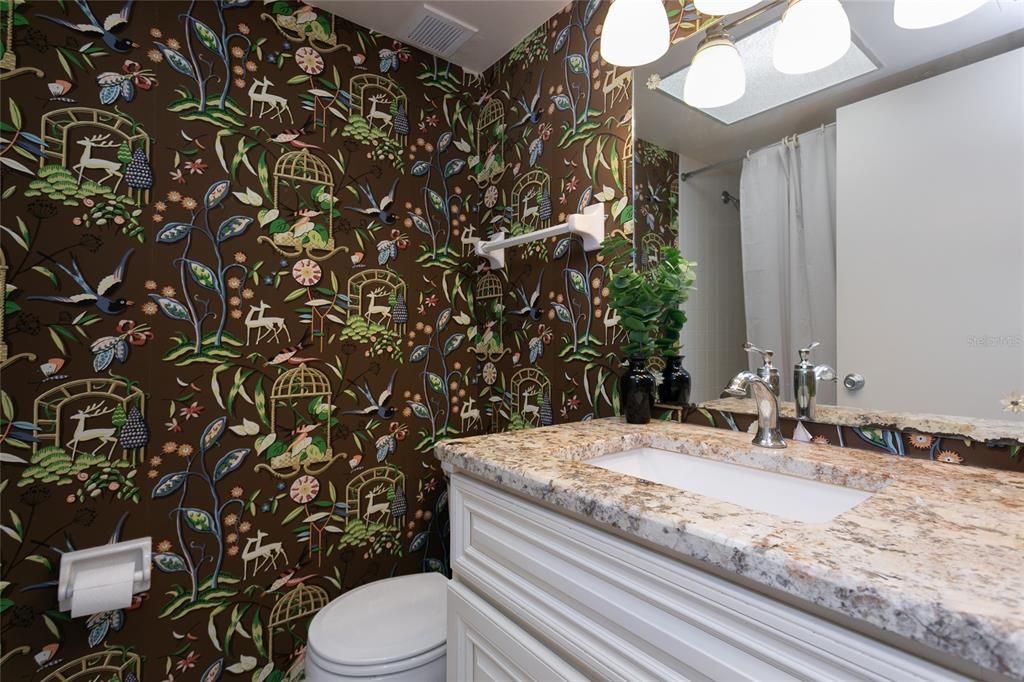 For Sale: $499,000 (2 beds, 2 baths, 912 Square Feet)