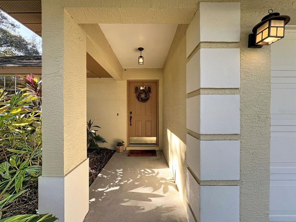 合同活跃: $368,900 (4 贝兹, 2 浴室, 2040 平方英尺)