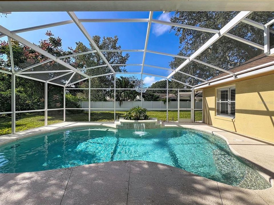 合同活跃: $368,900 (4 贝兹, 2 浴室, 2040 平方英尺)