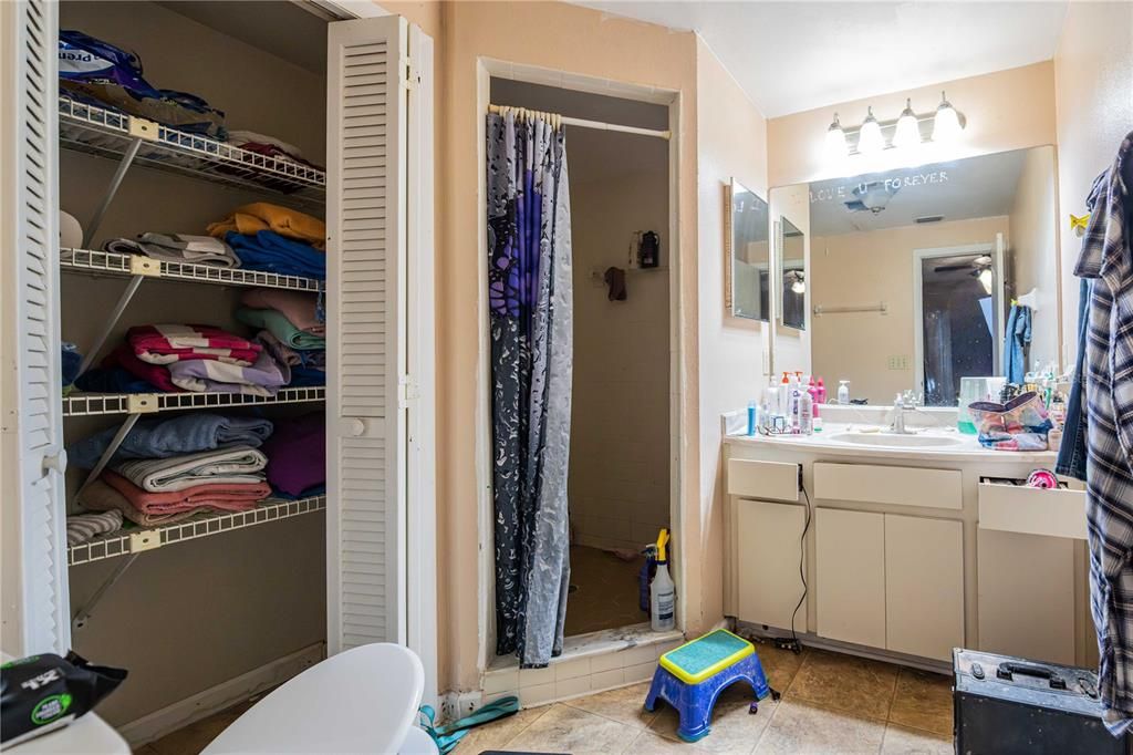 For Sale: $315,000 (4 beds, 2 baths, 2106 Square Feet)