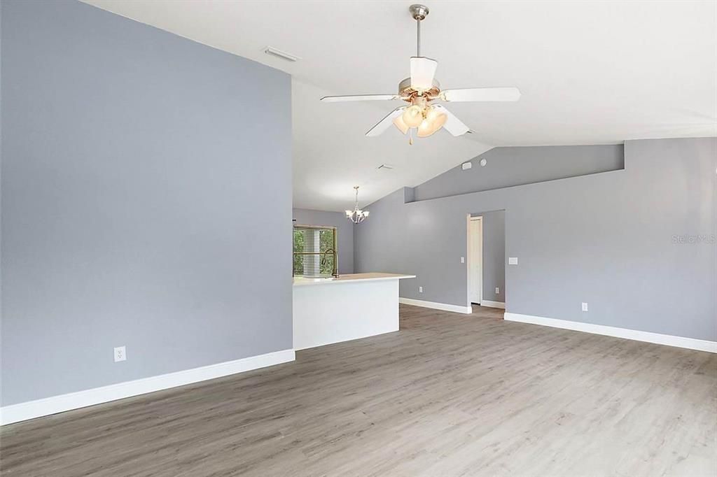 For Sale: $259,995 (3 beds, 2 baths, 1596 Square Feet)