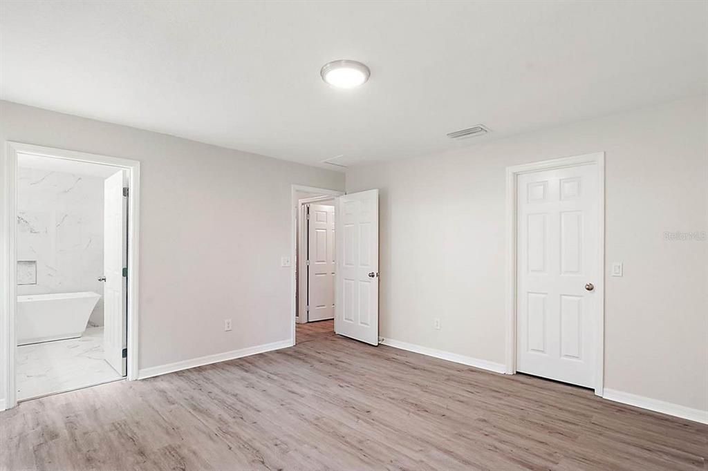 For Sale: $259,995 (3 beds, 2 baths, 1596 Square Feet)