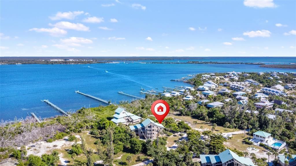 For Sale: $350,000 (2 beds, 1 baths, 970 Square Feet)