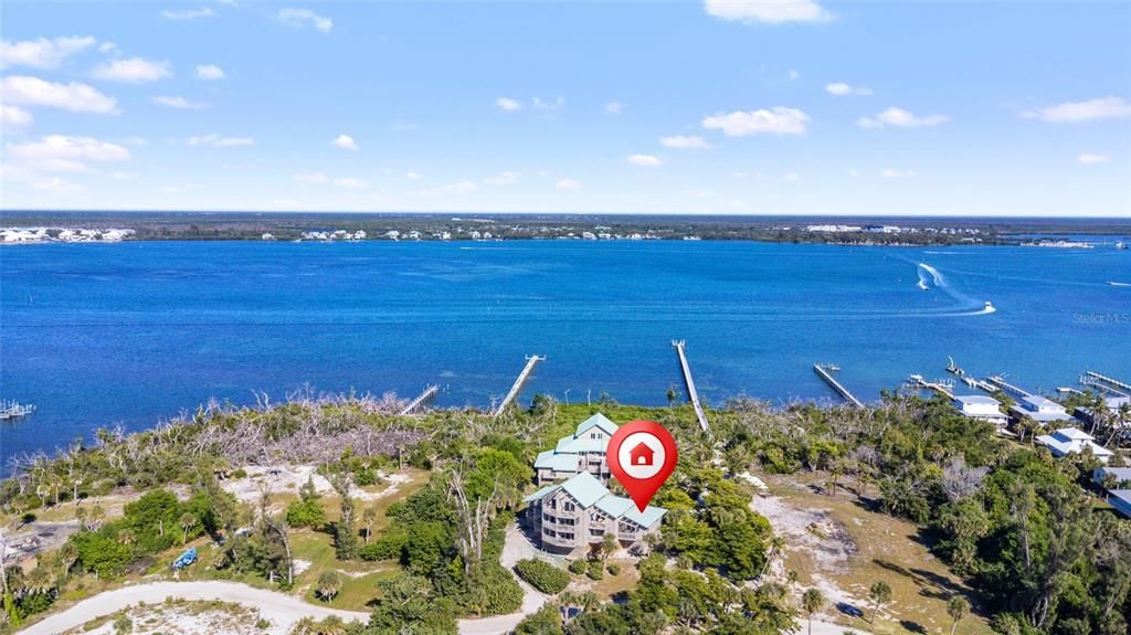 For Sale: $350,000 (2 beds, 1 baths, 970 Square Feet)