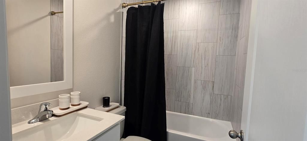 For Rent: $2,000 (3 beds, 2 baths, 1268 Square Feet)