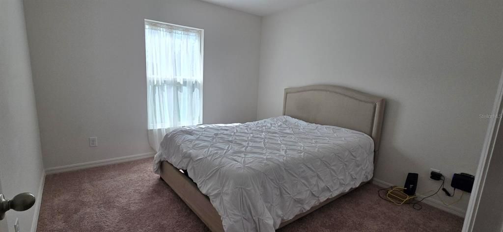 For Rent: $2,000 (3 beds, 2 baths, 1268 Square Feet)