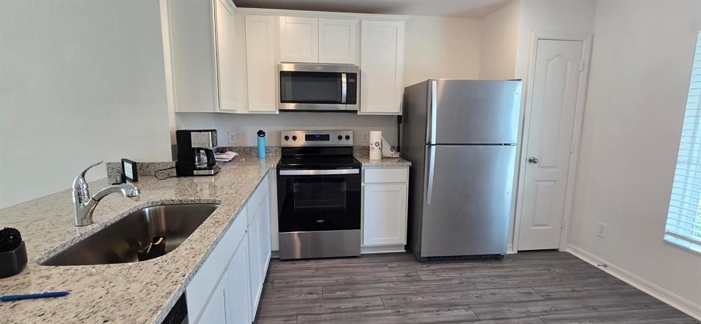 For Rent: $2,000 (3 beds, 2 baths, 1268 Square Feet)