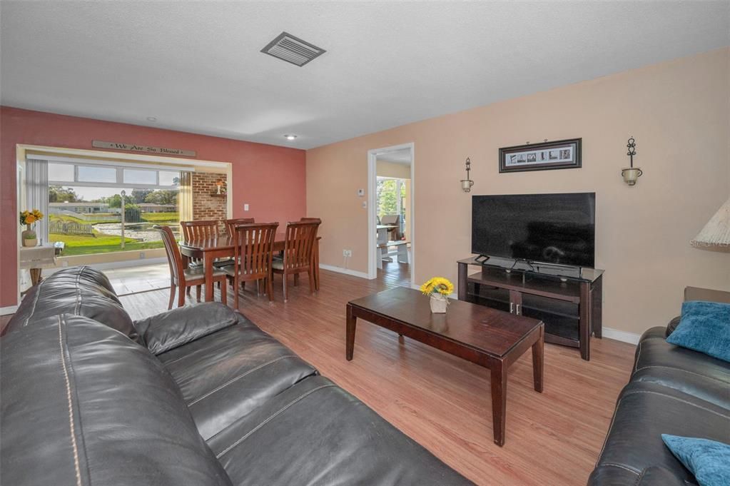 For Sale: $420,000 (2 beds, 2 baths, 1607 Square Feet)