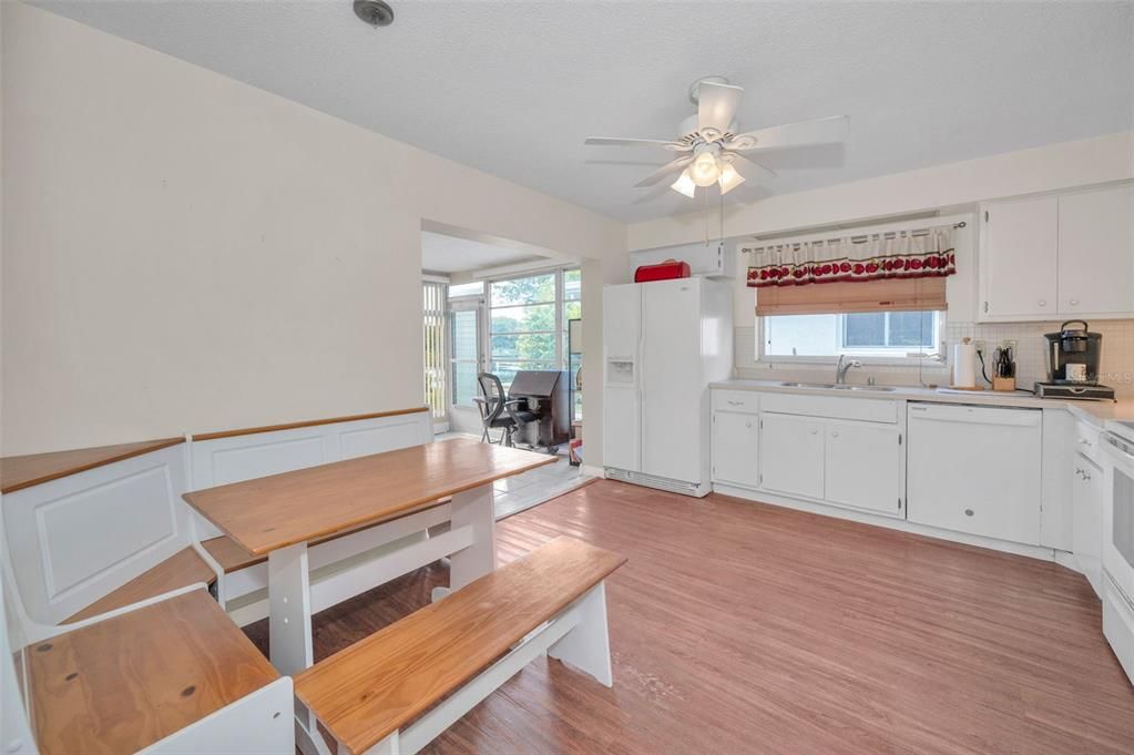 For Sale: $420,000 (2 beds, 2 baths, 1607 Square Feet)