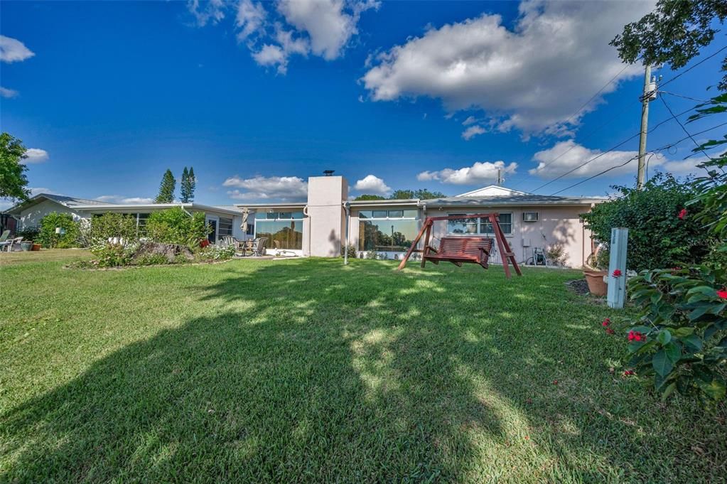 For Sale: $420,000 (2 beds, 2 baths, 1607 Square Feet)