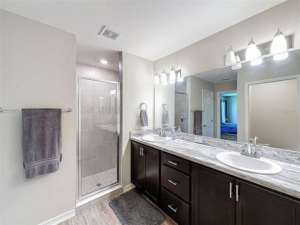 For Sale: $324,900 (3 beds, 2 baths, 1558 Square Feet)