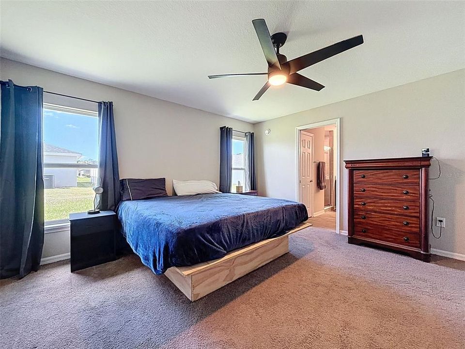 For Sale: $324,900 (3 beds, 2 baths, 1558 Square Feet)