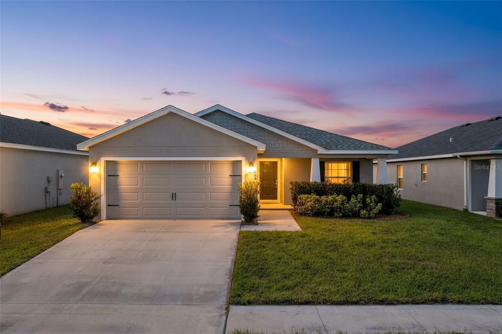 For Sale: $324,900 (3 beds, 2 baths, 1558 Square Feet)