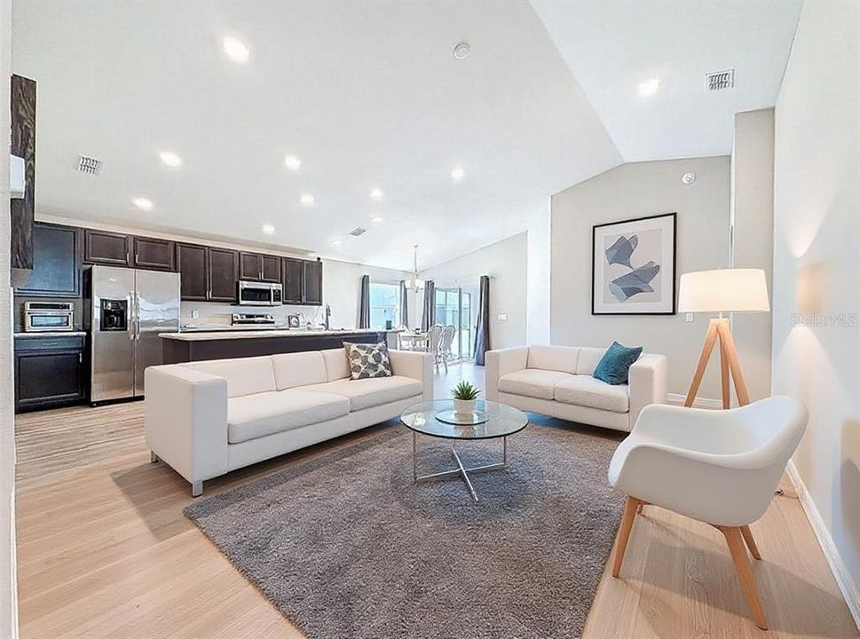 For Sale: $324,900 (3 beds, 2 baths, 1558 Square Feet)