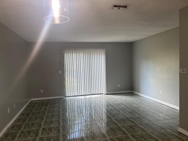 出租: $1,550 (2 贝兹, 2 浴室, 1088 平方英尺)