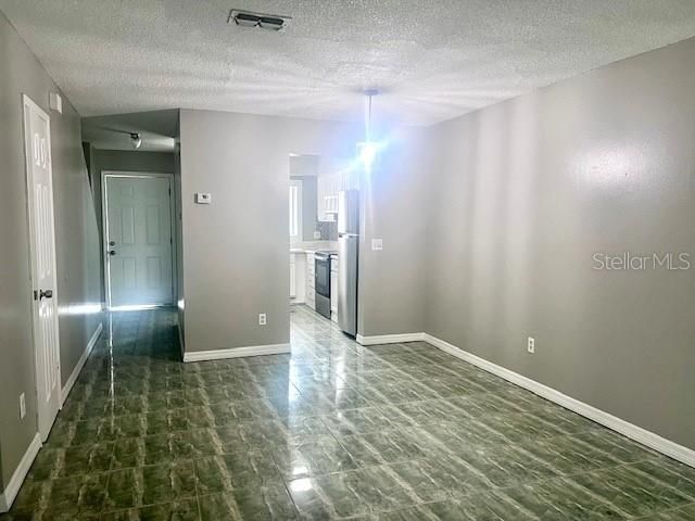 出租: $1,550 (2 贝兹, 2 浴室, 1088 平方英尺)