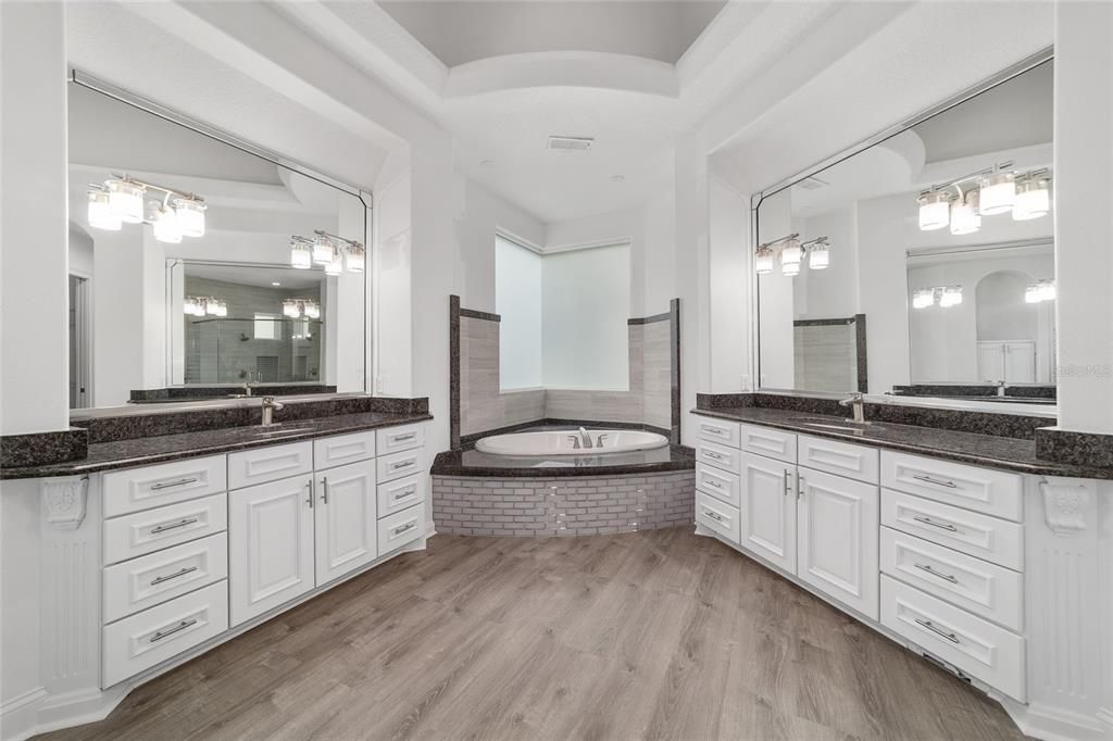 待售: $1,125,000 (5 贝兹, 4 浴室, 4087 平方英尺)