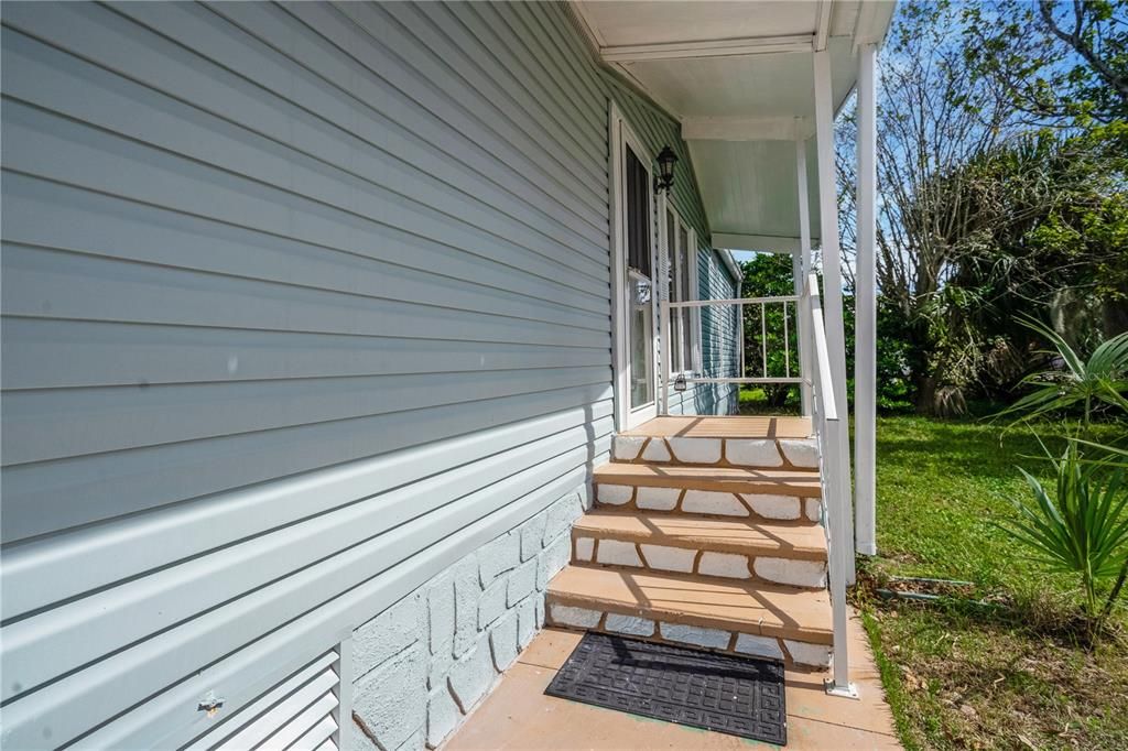 待售: $220,000 (2 贝兹, 2 浴室, 1721 平方英尺)