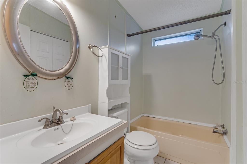 待售: $220,000 (2 贝兹, 2 浴室, 1721 平方英尺)