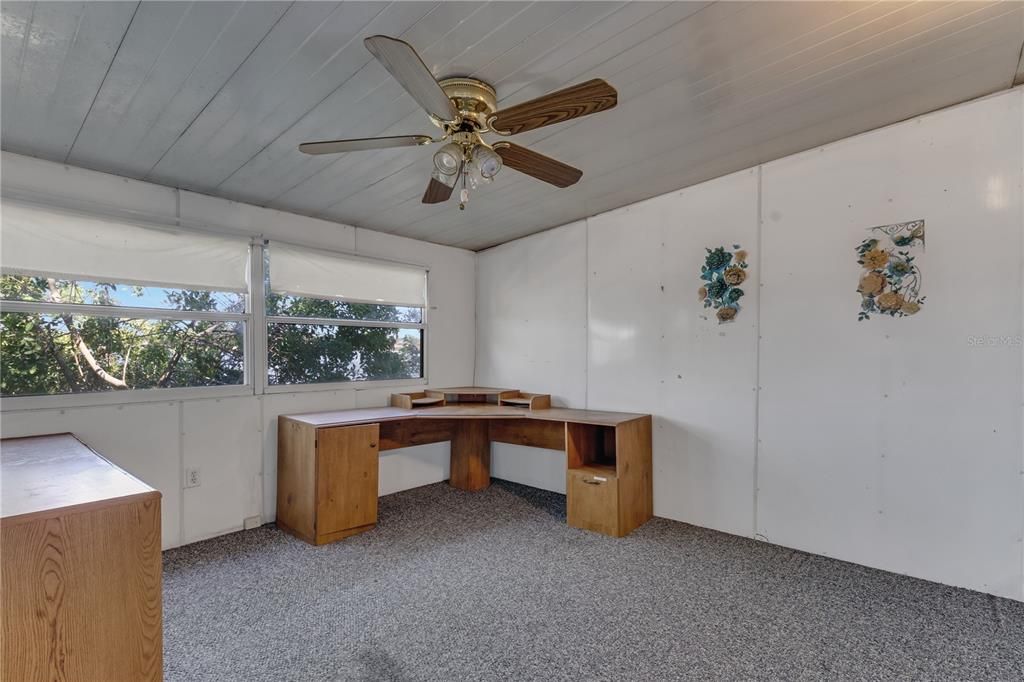 待售: $220,000 (2 贝兹, 2 浴室, 1721 平方英尺)