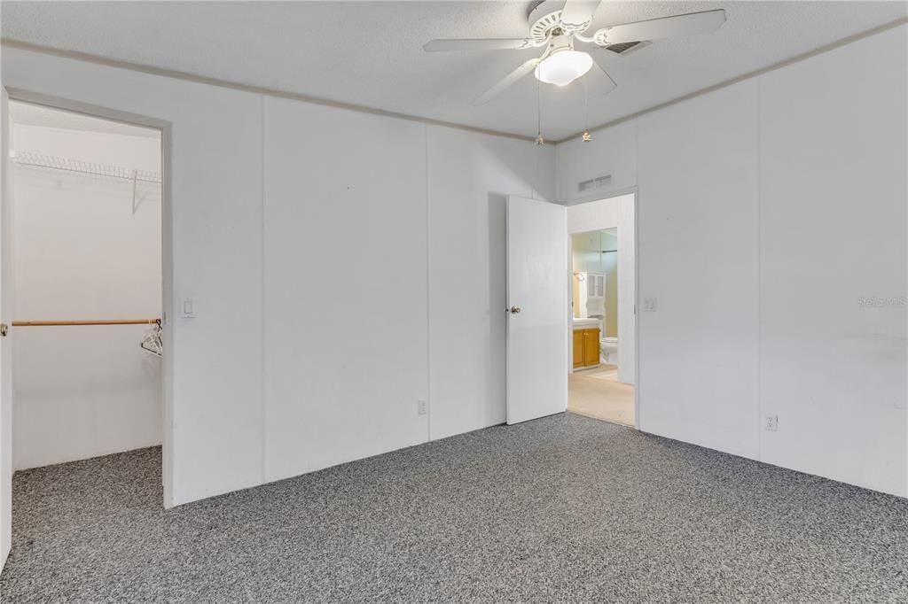 待售: $220,000 (2 贝兹, 2 浴室, 1721 平方英尺)