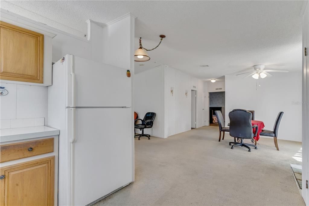 待售: $220,000 (2 贝兹, 2 浴室, 1721 平方英尺)