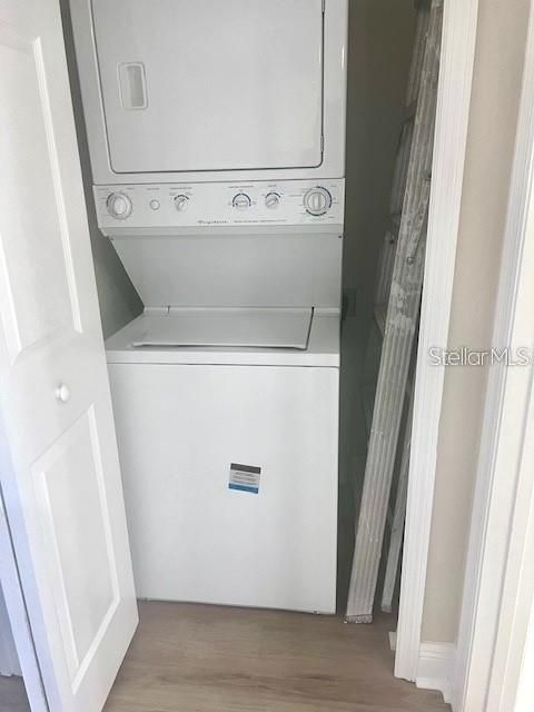 Active With Contract: $1,750 (1 beds, 1 baths, 738 Square Feet)