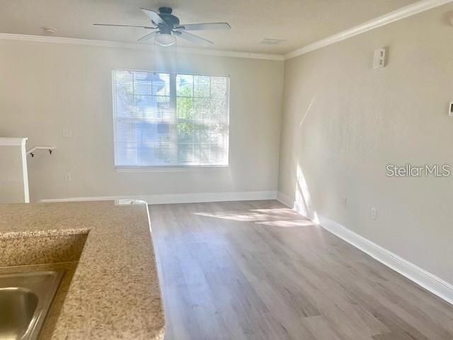 Active With Contract: $1,750 (1 beds, 1 baths, 738 Square Feet)