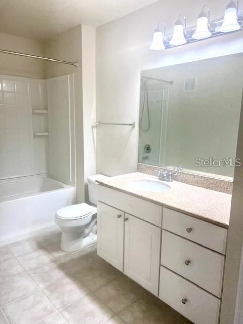 Active With Contract: $1,750 (1 beds, 1 baths, 738 Square Feet)