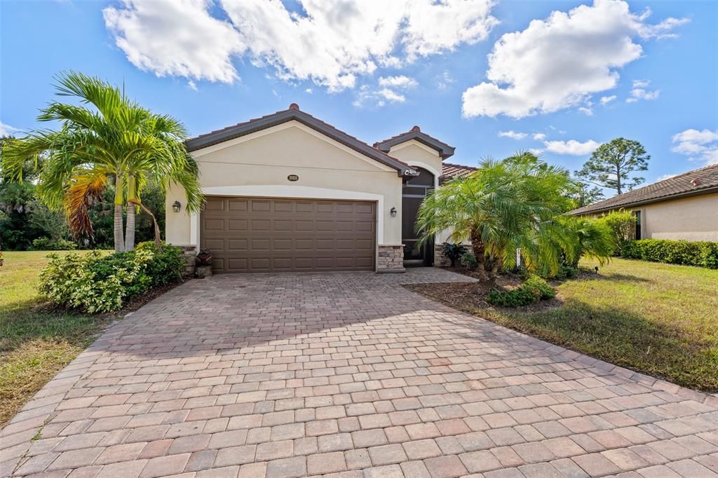 待售: $625,000 (3 贝兹, 2 浴室, 1681 平方英尺)