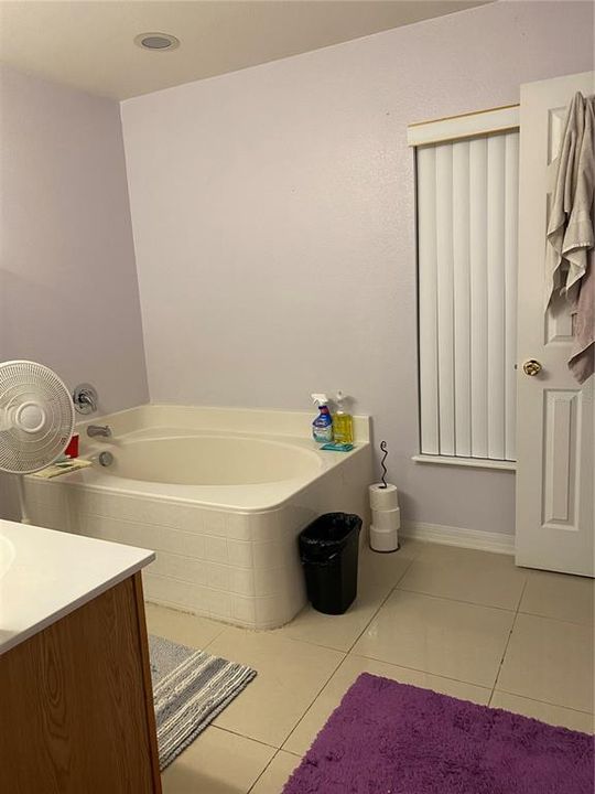 For Rent: $2,500 (4 beds, 2 baths, 2419 Square Feet)