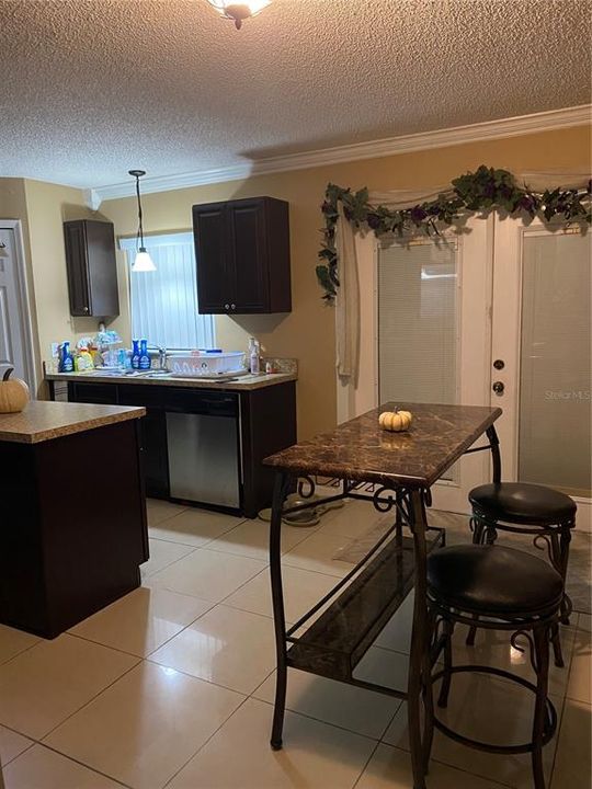 For Rent: $2,500 (4 beds, 2 baths, 2419 Square Feet)
