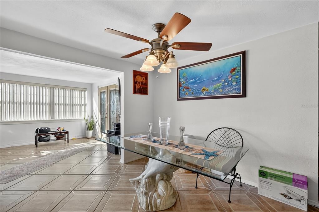 For Sale: $368,000 (3 beds, 2 baths, 1715 Square Feet)