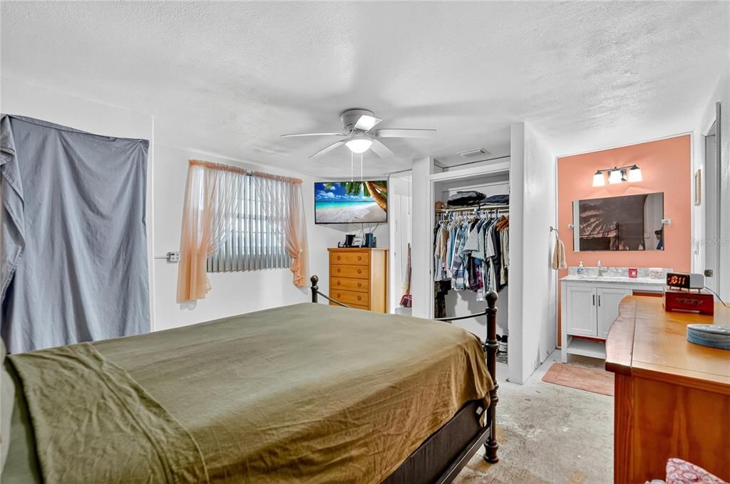 For Sale: $368,000 (3 beds, 2 baths, 1715 Square Feet)