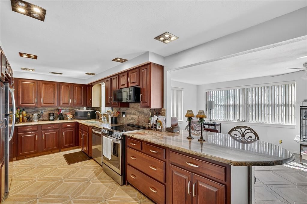 For Sale: $368,000 (3 beds, 2 baths, 1715 Square Feet)