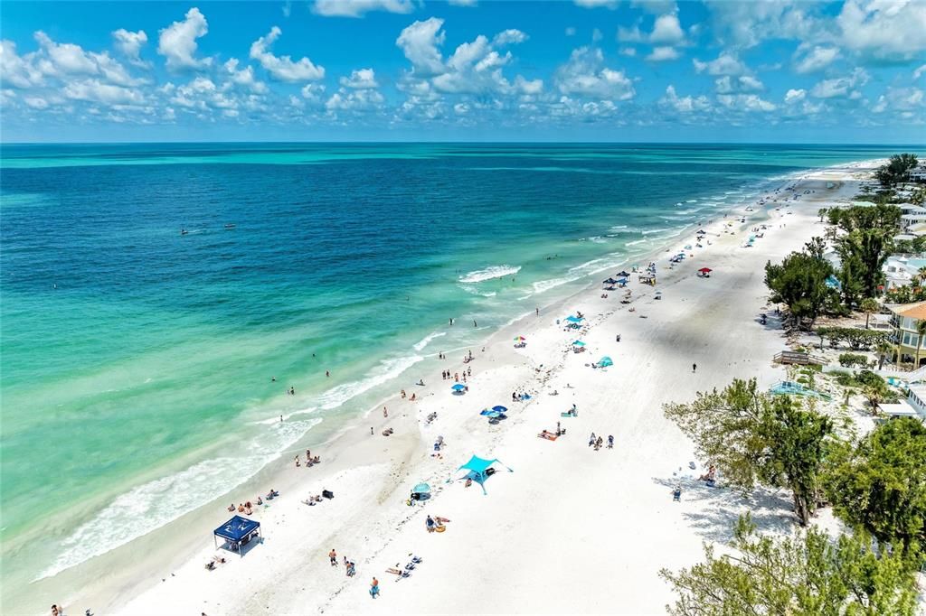 Active With Contract: $399,900 (2 beds, 2 baths, 1454 Square Feet)