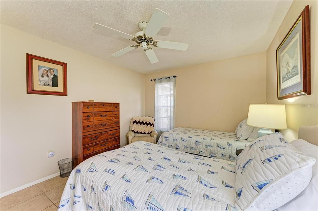 Active With Contract: $399,900 (2 beds, 2 baths, 1454 Square Feet)