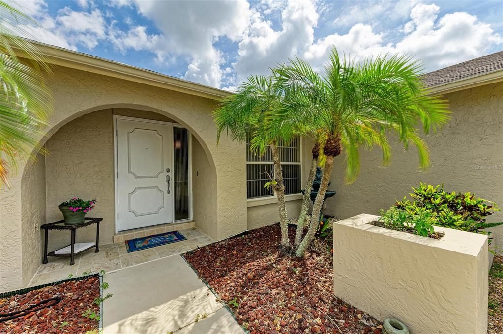 Active With Contract: $399,900 (2 beds, 2 baths, 1454 Square Feet)