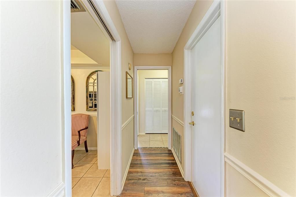 Active With Contract: $399,900 (2 beds, 2 baths, 1454 Square Feet)