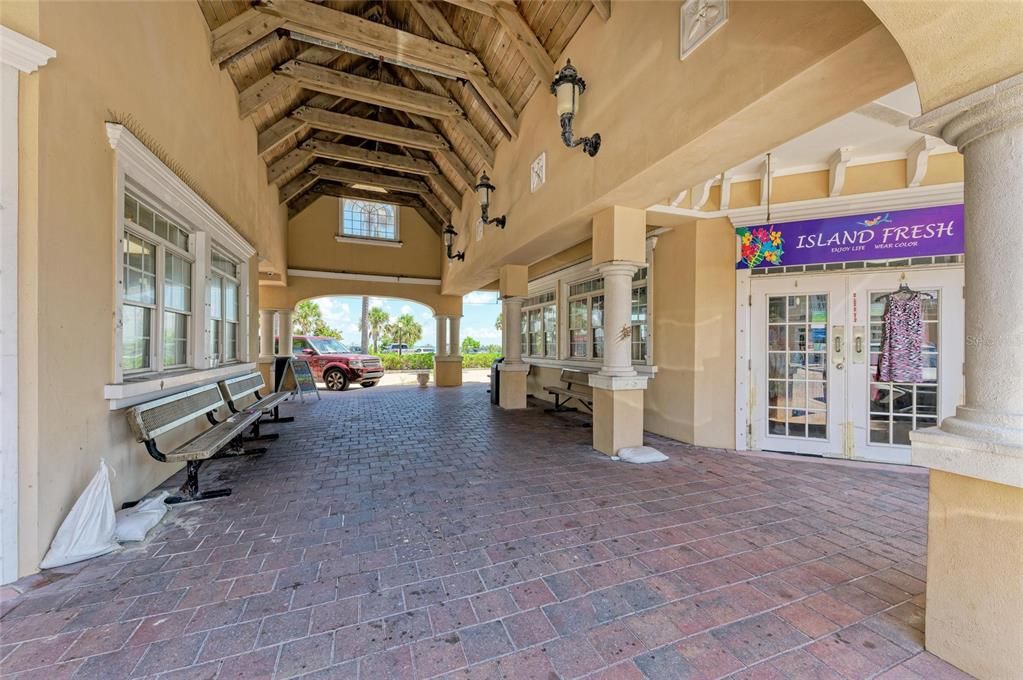 Active With Contract: $399,900 (2 beds, 2 baths, 1454 Square Feet)