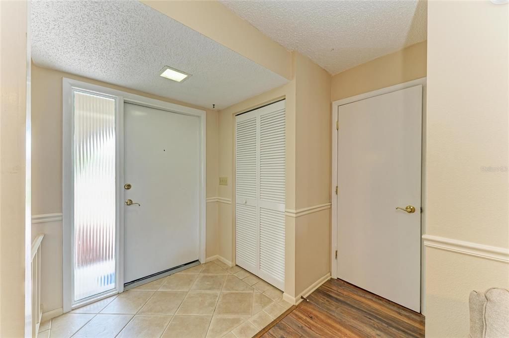 Active With Contract: $399,900 (2 beds, 2 baths, 1454 Square Feet)