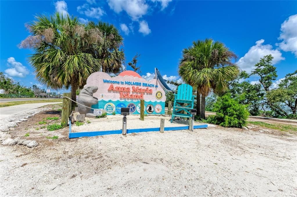 Active With Contract: $399,900 (2 beds, 2 baths, 1454 Square Feet)