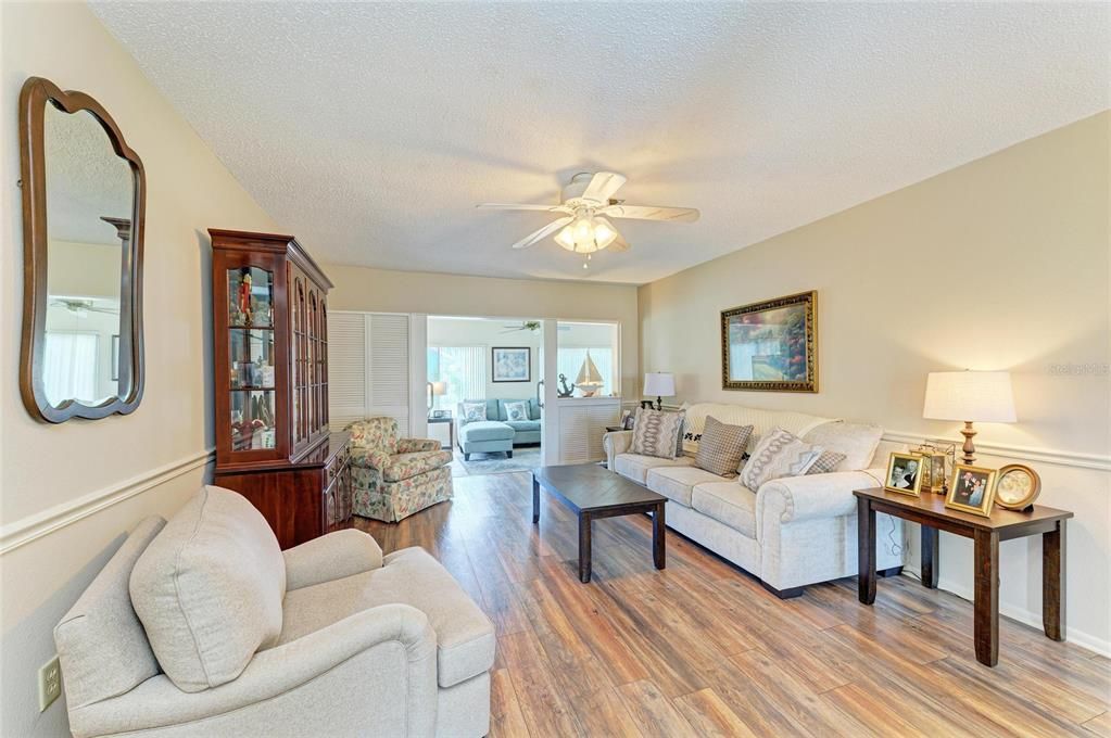 Active With Contract: $399,900 (2 beds, 2 baths, 1454 Square Feet)