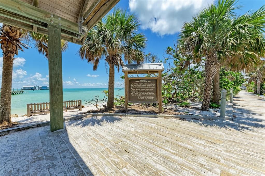 Active With Contract: $399,900 (2 beds, 2 baths, 1454 Square Feet)