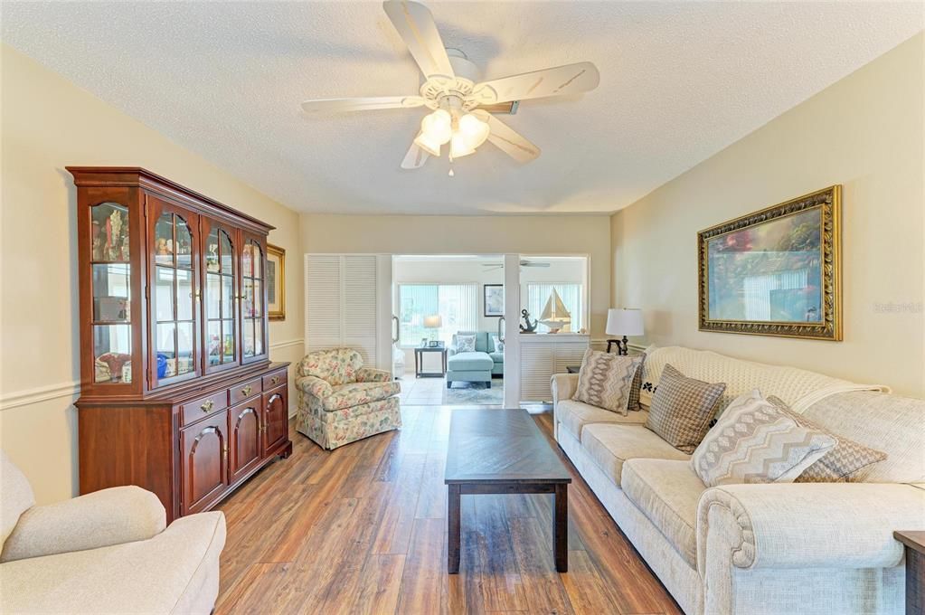 Active With Contract: $399,900 (2 beds, 2 baths, 1454 Square Feet)